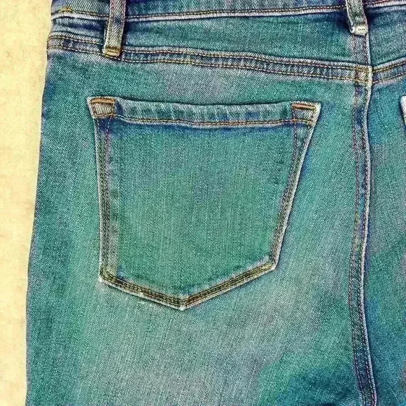 LOFT 5.5" Inseam Relaxed Fit Boyfriend Bermuda Denim Shorts Mid Wash Women 6 - Picture 9 of 9